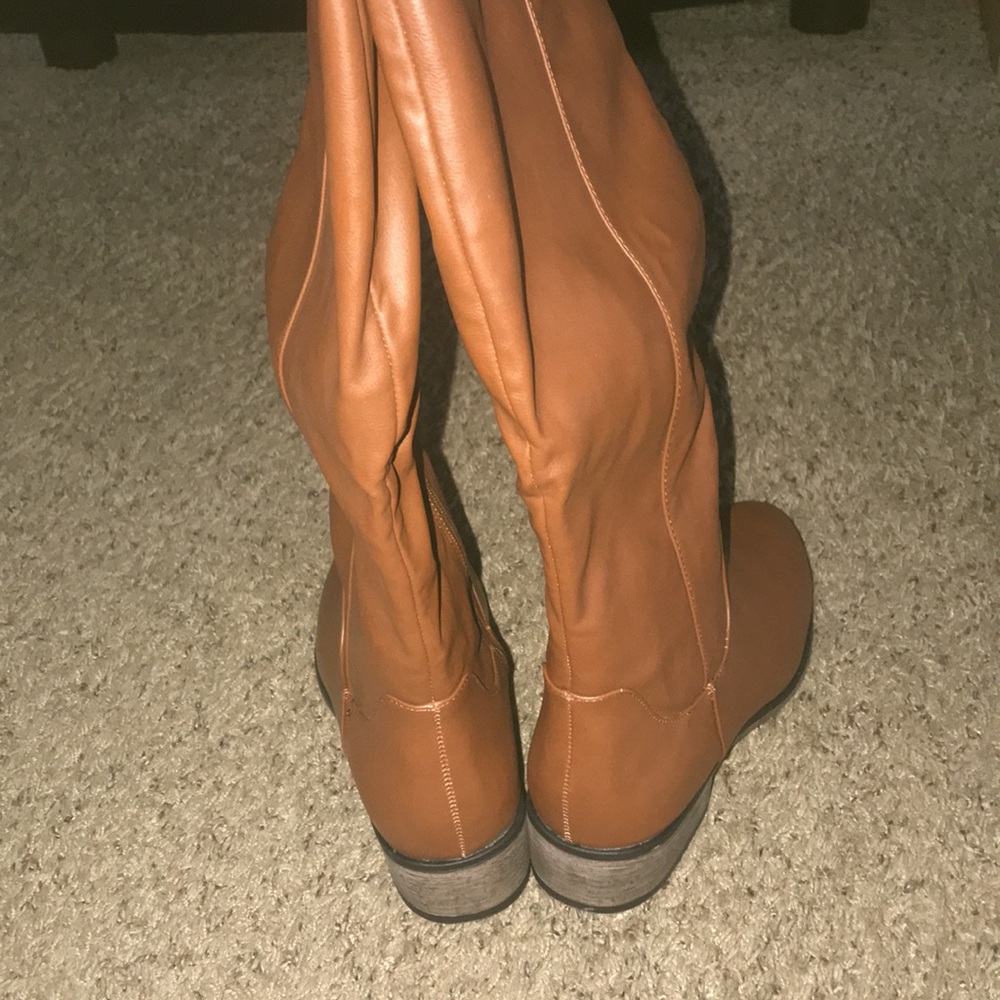 Boots - Picture 5 of 9